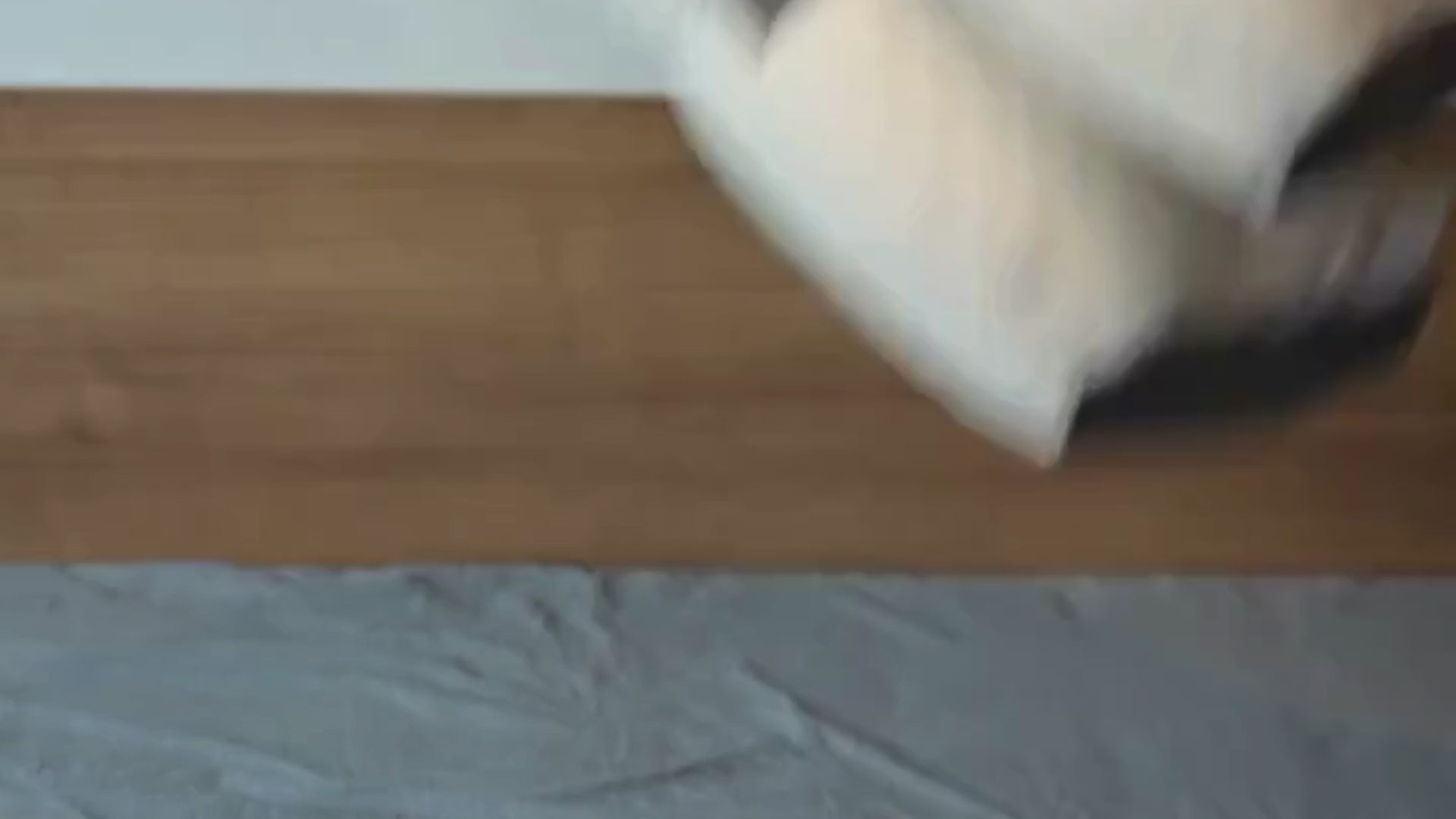 Load video: A product highlight of a neck support pillow